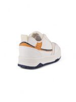 Tenis casual para niño en color beige con cordones y suela deportiva - Titinos Ref 6838-587