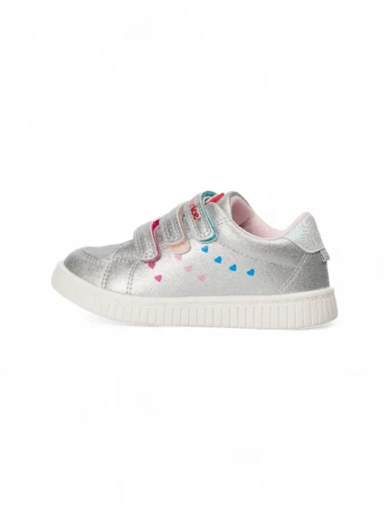 Tenis FisherPrice Plateado para niña con diseño moderno, detalles brillantes y suela antideslizante marca Titinos referencia 7104-529.