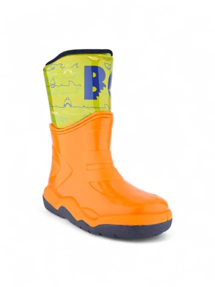 Bota de lluvia para niño en color naranja con diseño resistente y suela antideslizante marca Bubblegummers referencia 6750-1033.