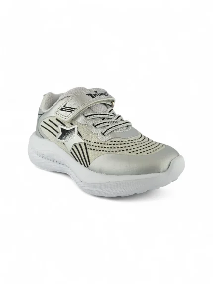 Tenis deportivo para niña en color plateado con detalle de estrella, suela liviana y diseño cómodo marca Titinos referencia 7151-292.