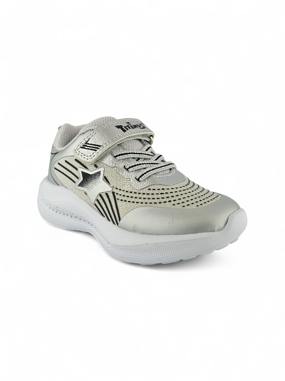 Tenis deportivo para niña en color plateado con detalle de estrella, suela liviana y diseño cómodo marca Titinos referencia 7151-292.
