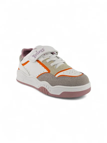 Tenis casuales para niño en color blanco con cierre en velcro, diseño cómodo y suela antideslizante marca Titinos referencia 7144-787.